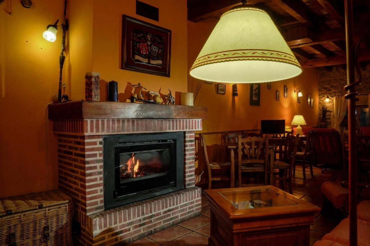 Posada Real De Carreteros Casarejos Bagian luar foto